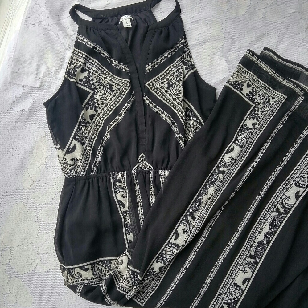 Old Navy Black & White Paisley Maxi Dress